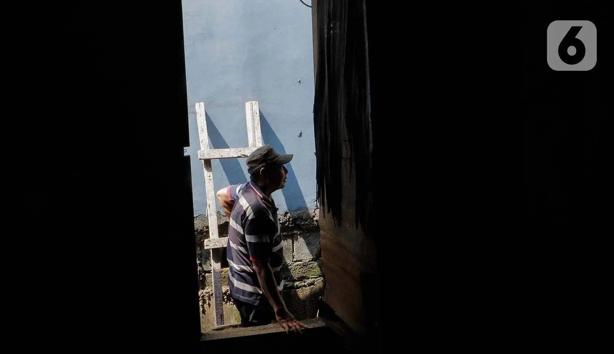 Ia berharap dalam persoalan tersebut mendapatkan ganti rugi dengan dibelikan rumah baru di kawasan tersebut atau rumahnya dibeli dengan harga jual sesuai Nilai Jual Objek Pajak (NJOP) di kawasan tersebut. (Liputan6.com/Herman Zakharia)