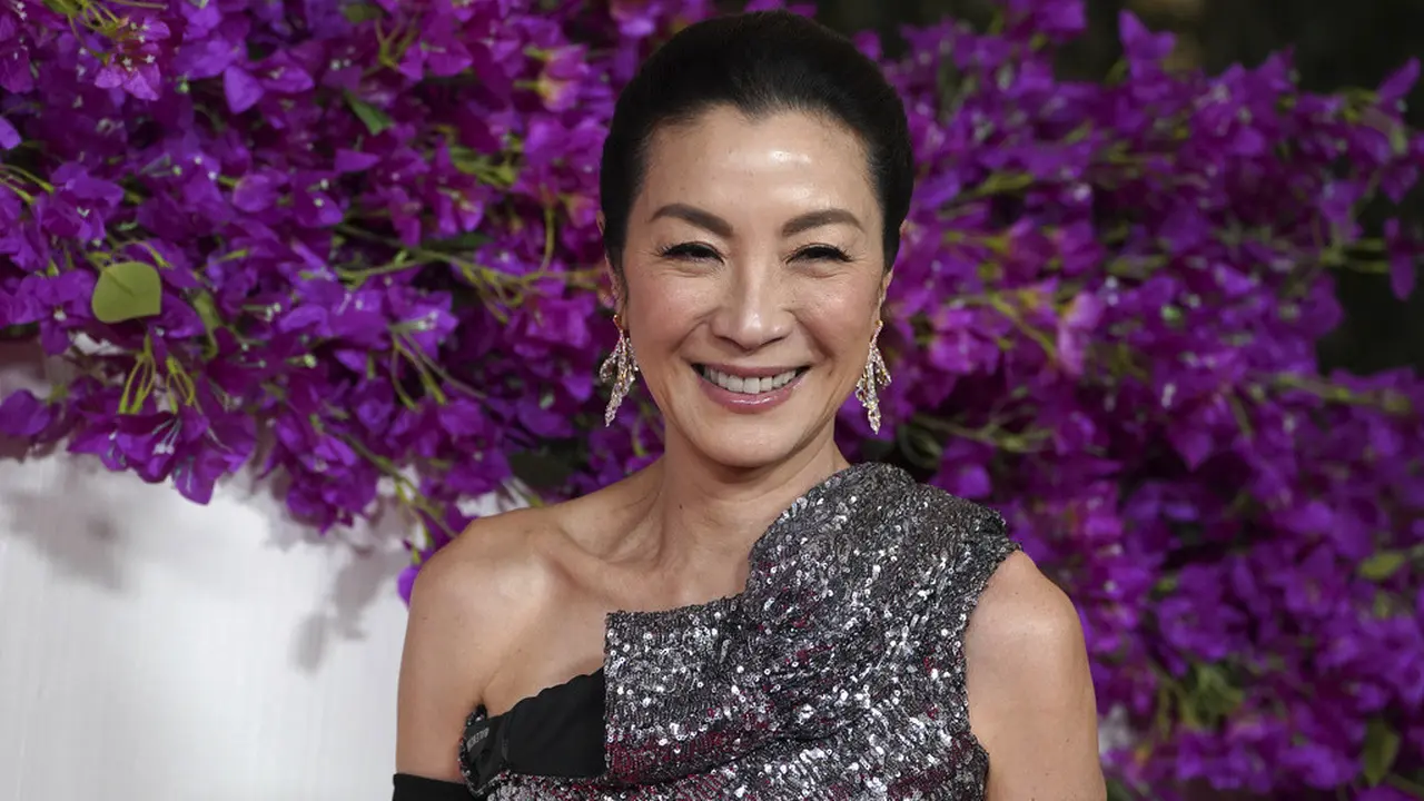 Michelle Yeoh di Piala Oscar 2024. (Jordan Strauss/Invision/AP)