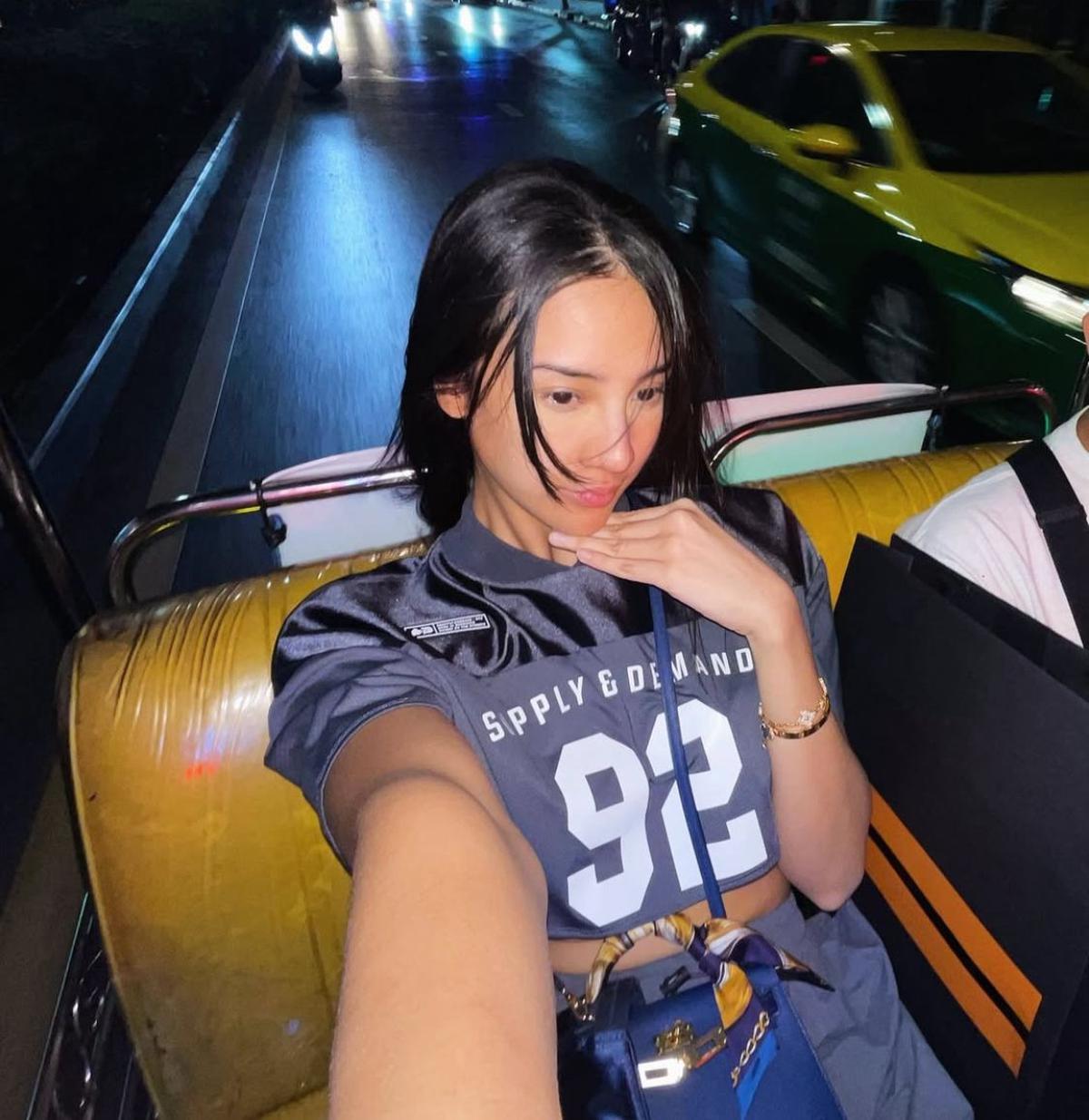 Potret Seru Anya Geraldine di Bangkok, Begini Gaya Outfit dan Momen Liburannya