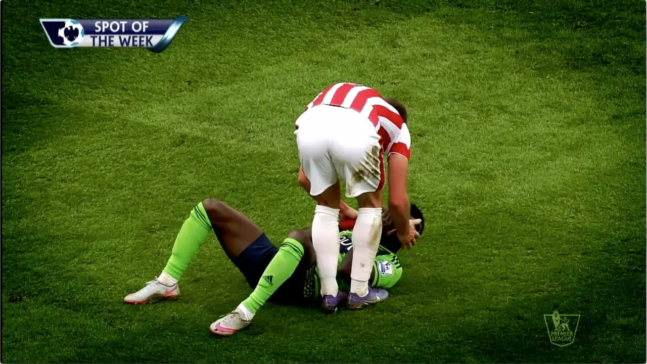 Momen Lucu Pekan ke-30, Sadio Mane Tahan Laju Bola dengan Wajah