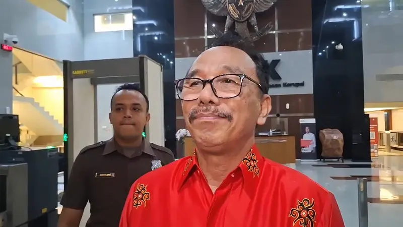 Mantan caleg dari PDIP Alexsius Akim diperiksa penyidik KPK terkait kasus suap Harun Masiku.