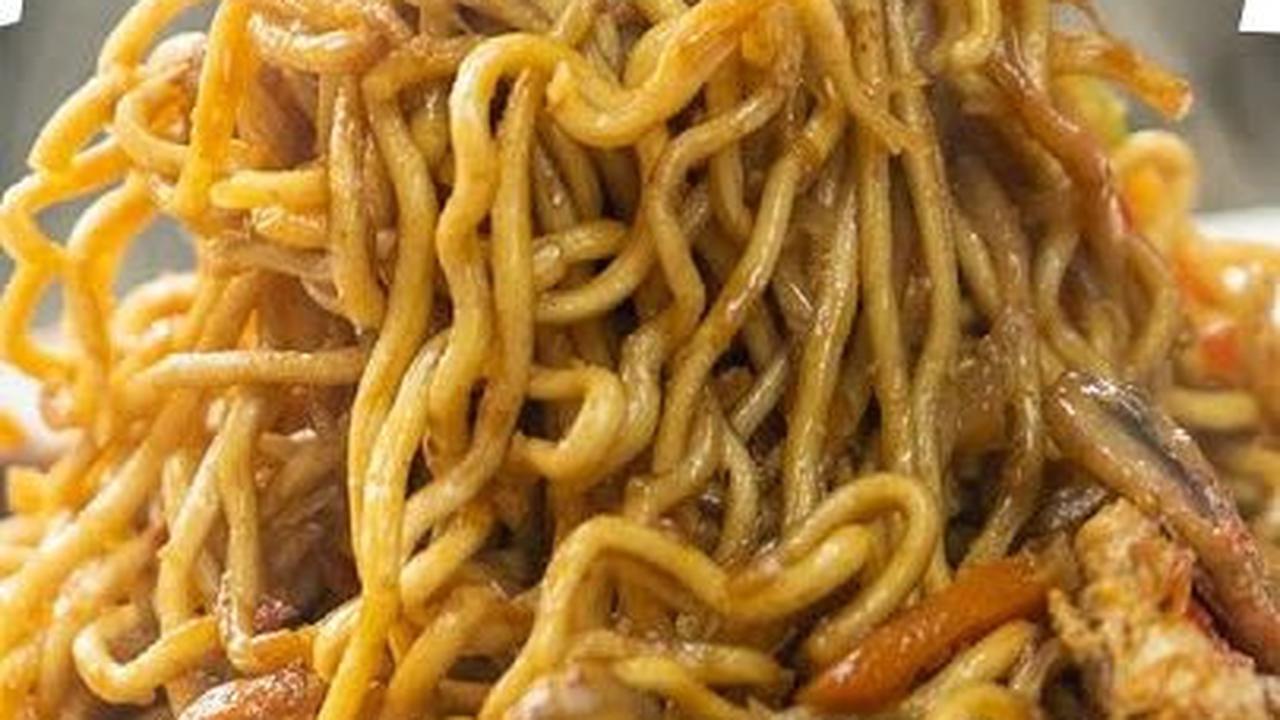 3. Mie Goreng Ulang Tahun ala Chef Willgoz