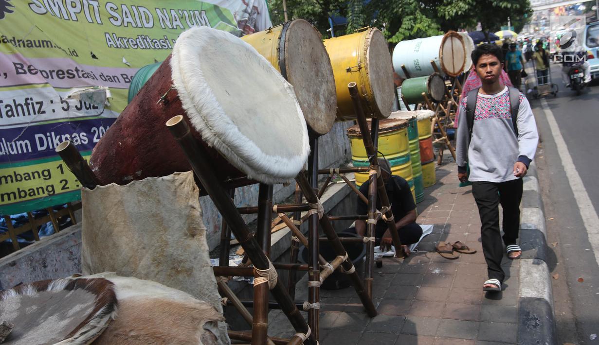 Foto Penjualan Bedug Musiman Tanah Abang Meningkat Ramadan