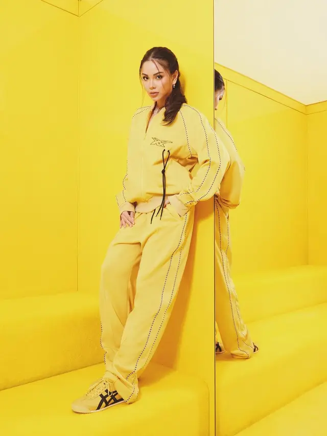 7 Model Celana Panjang Wanita Inspirasi dari Alyssa Daguise, Cantik dan Elegan