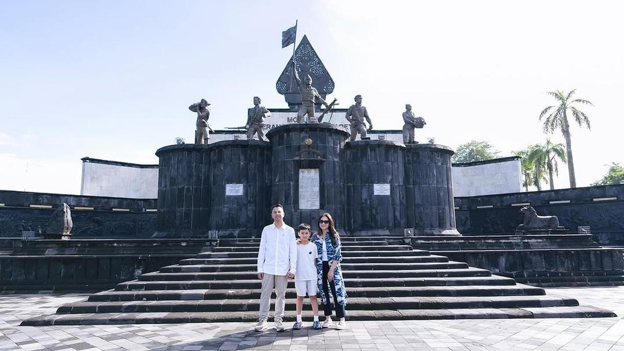 Momen Seru Raffi Ahmad, Nagita Slavina, dan Rafathar Liburan ke Museum Benteng Vredeburg