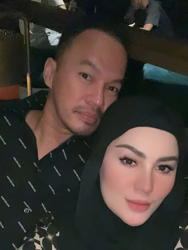 7 Potret Terbaru Jennifer Dunn dan Faisal Haris yang Masih Kerap Jadi Sorotan