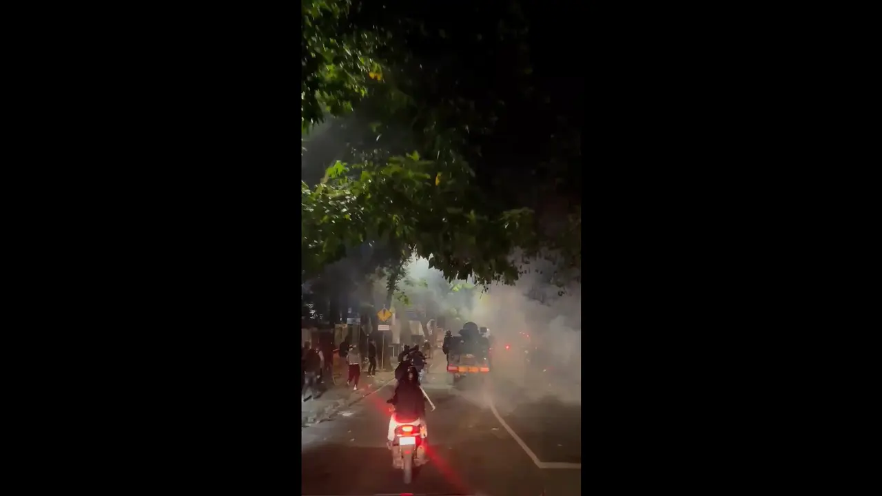Kronologi Kampus Unisba dikepung gas air mata, situasi sempat mencekam.