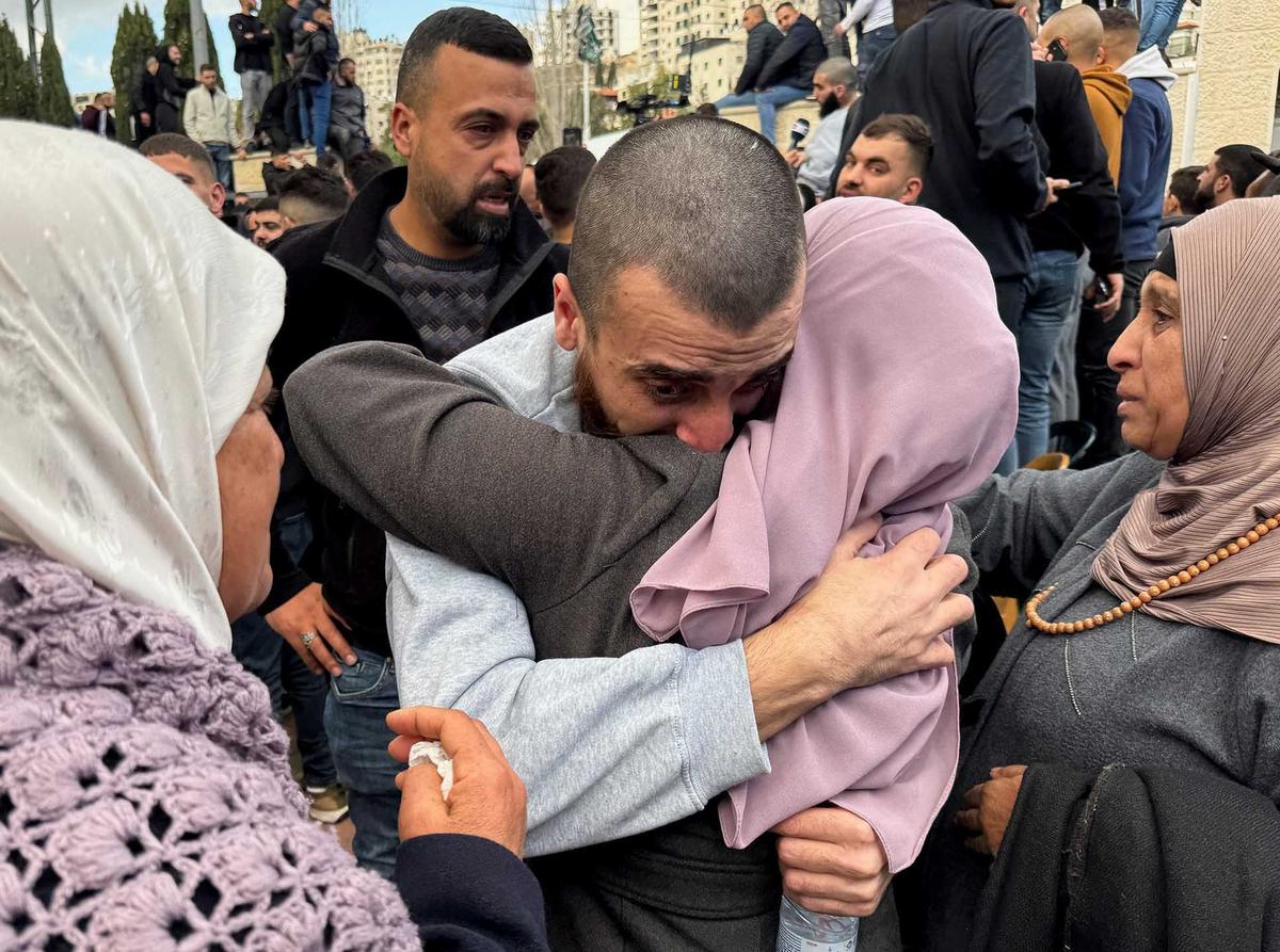Tangis Haru Pertukaran Sandera Palestina-Israel
