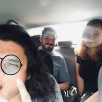 Cowok ini nyetirin mantan dan pacar barunya, gimana ya rasanya? (Sumber Foto: Facebook)