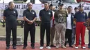 Irwasum Polri, Putut Eko Bayu Seno, Penasihat Kosti, Letnan Jenderal (Purn) Soeyono dan Waasintel Panglima TNI Brigjen TNI (MAR) R Widad Prasojo saat pelepasan kirab estafet IVCA 2018 di Museum Polri, Jakarta, Minggu (25/3). (Liputan6.com/Herman Zakharia)