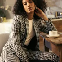 Koleksi Spring 2019 dari Karen Millen. Sumber foto: PR.