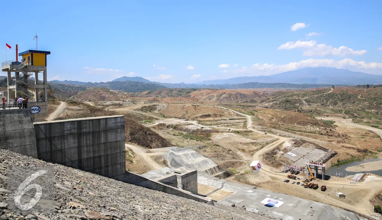 Suasana lokasi Waduk Jatigede di Sumedang, Jawa Barat, Senin (31/8/2015). Bendungan ini akan ditutup mulai senin ini dan diperkirakan akan menggenangi lebih kurang 4.000 ha selama satu tahun. (Liputan6.com/Faizal Fanani)