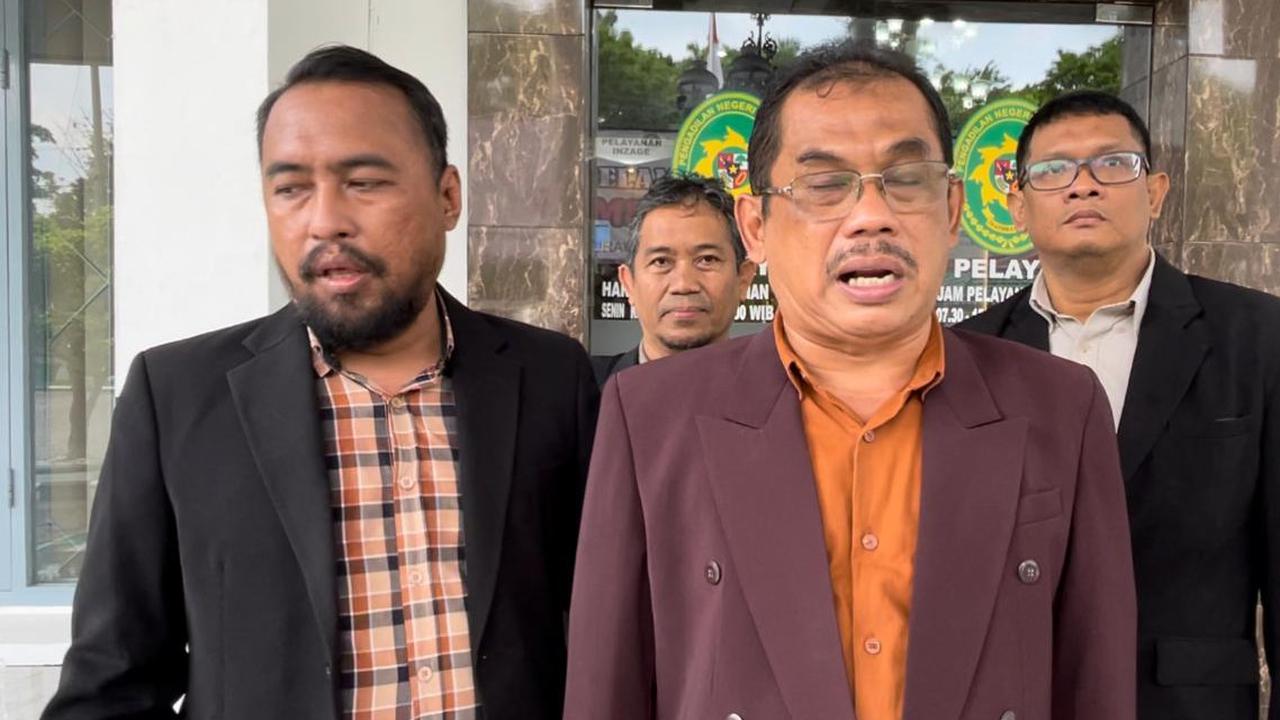 Kubu Alumnus UGM akan Hadirkan Roy Suryo Cs di Sidang Citizen Lawsuit Keaslian Ijazah Jokowi