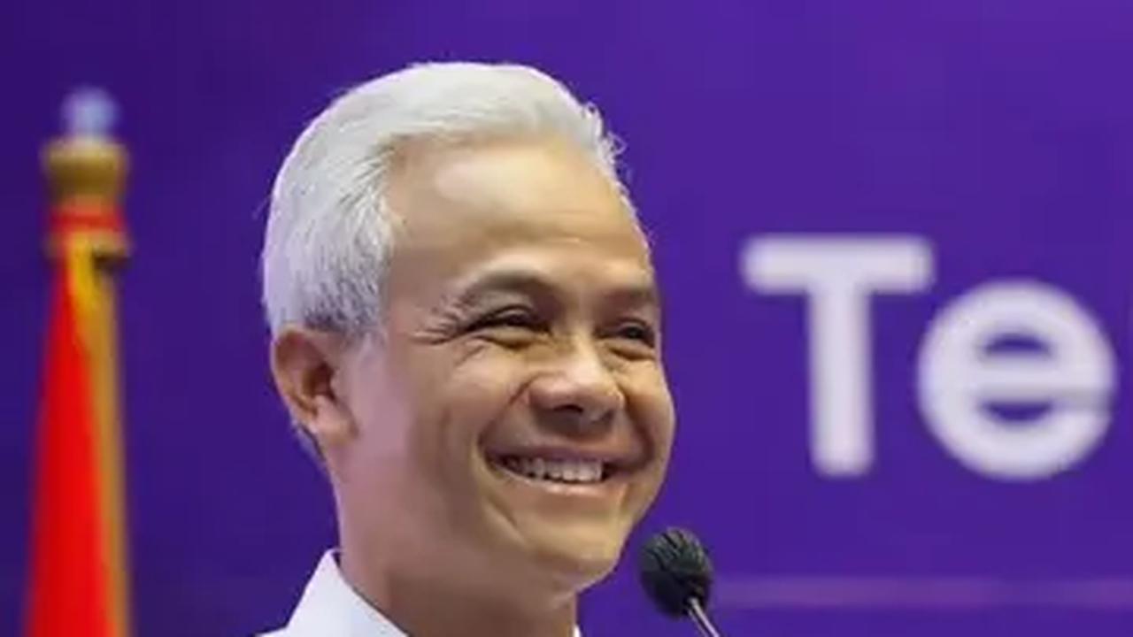 VIDEO: Peluk Mesra ASN Jateng Hingga Nangis Kejer saat Berpisah dengan Ganjar Pranowo