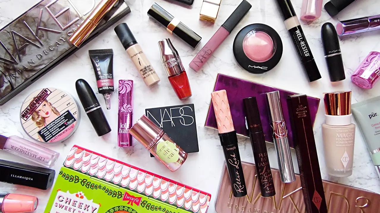 Bukan karena Tempatnya Lucu, Ini Tips Membeli Makeup yang Tepat