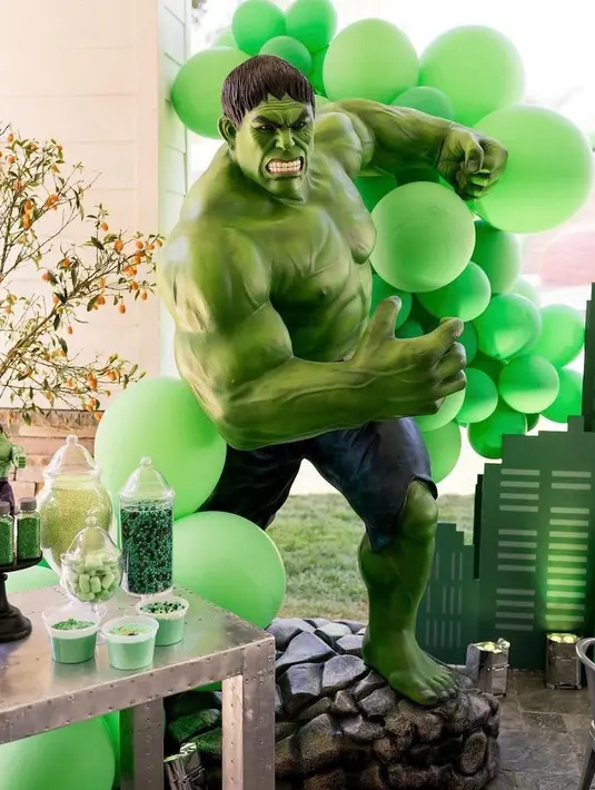 <p>Ada pula  figure HULK yang terletak di salah satu sudut rumahnya. (Instagram/kimkardashian).</p>