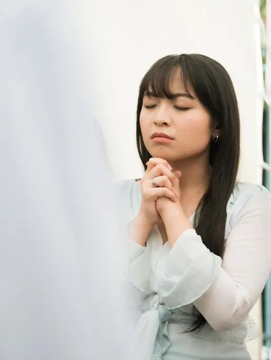 Dilihat dari dekat, poni barcode baru Bernadya Ribka sukses hadirkan visual layaknya anime Jepang [@bernadyaribka]