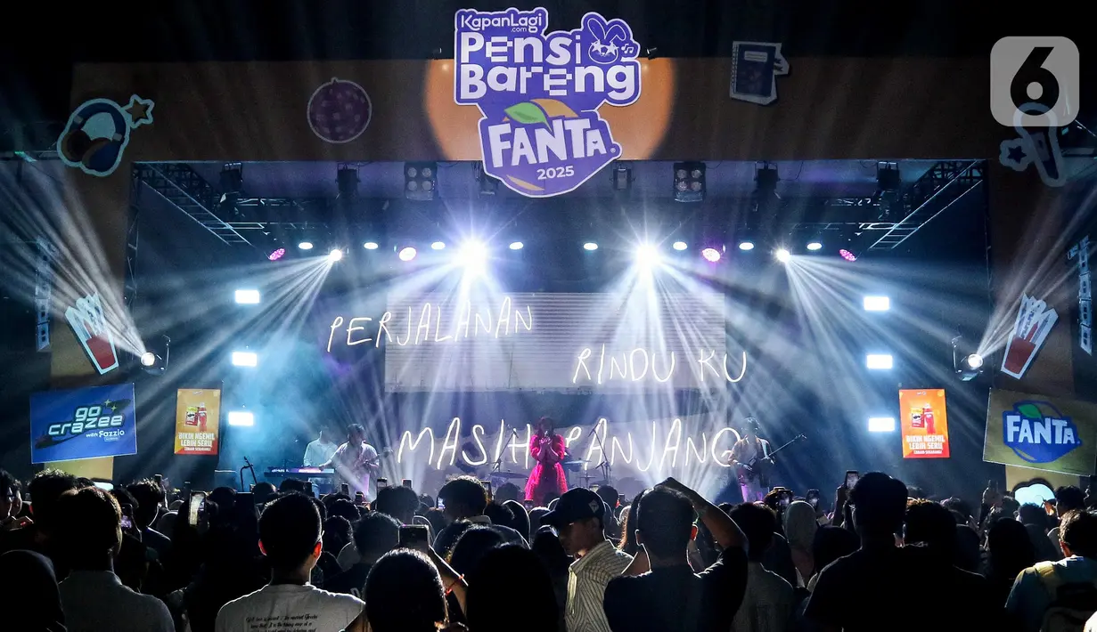 Penyanyi Raissa Anggiani saat tampil di acara KapanLagi Pensi Bareng FANTA 2025 di GOR Soemantri Brodjonegoro, Jakarta, Sabtu (28/6/2025). (Liputan6.com/Herman Zakharia)