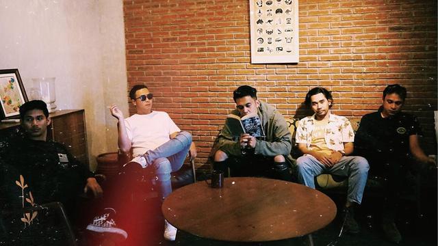 Putuskan Keluar dari Lyla, Ini 6 Potret Kebersamaan Naga dengan Personelnya