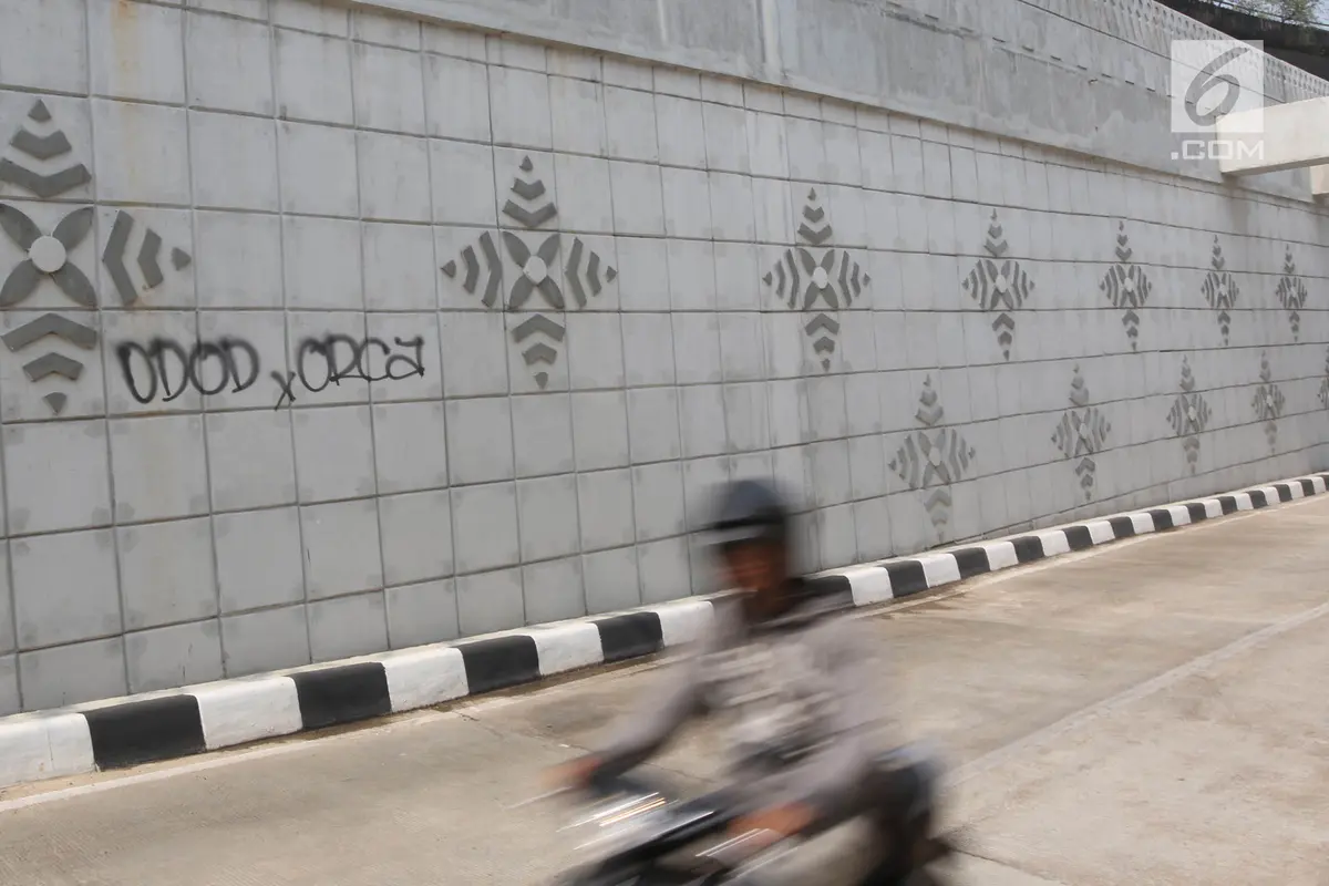Underpass Matraman Corat-coret