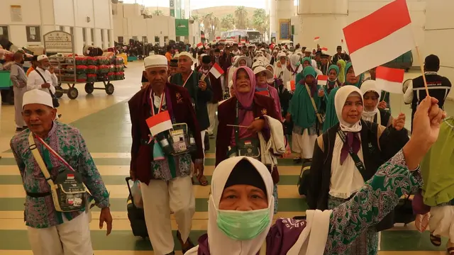 Jemaah Haji Indonesia merayakan HUT Kemerdekaan Indonesia ke-74 di Jeddah. Darmawan/MCH