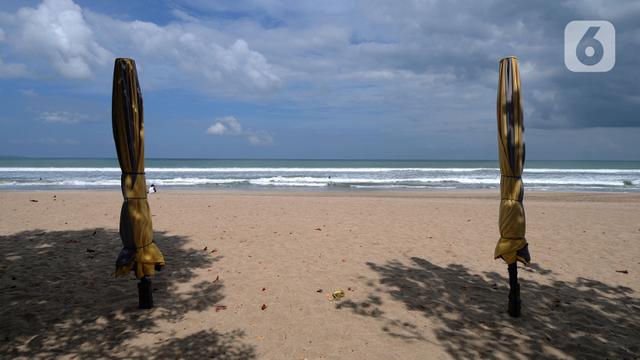 FOTO: Menikmati Sepinya Pantai-Pantai di Bali
