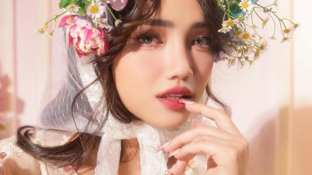 Fuji Ajak Nostalgia Lewat Foto Lawas dengan Rambut Ikal, Netizen Terkesima