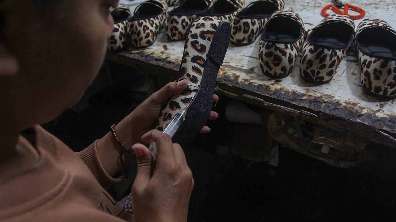 FOTO: Industri Alas Kaki Nasional Melangkah Kencang, UMKM Jadi Penopang Utama