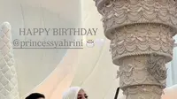 Deretan Kado Ultah Syahrini, Penuh Kiriman Bunga dan Barang Branded