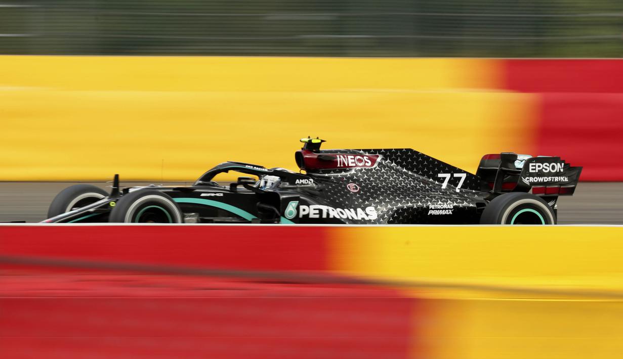 Pembalap Mercedes, Valtteri Bottas, saat di balapan F1 GP Belgia di Sirkuit Spa-Francorchamps, Minggu (30/8/2020). Lewis Hamilton finis pertama dengan catatan waktu 1 jam 24 menit 8,761 detik. (AP Photo/Francisco Seco, Pool)