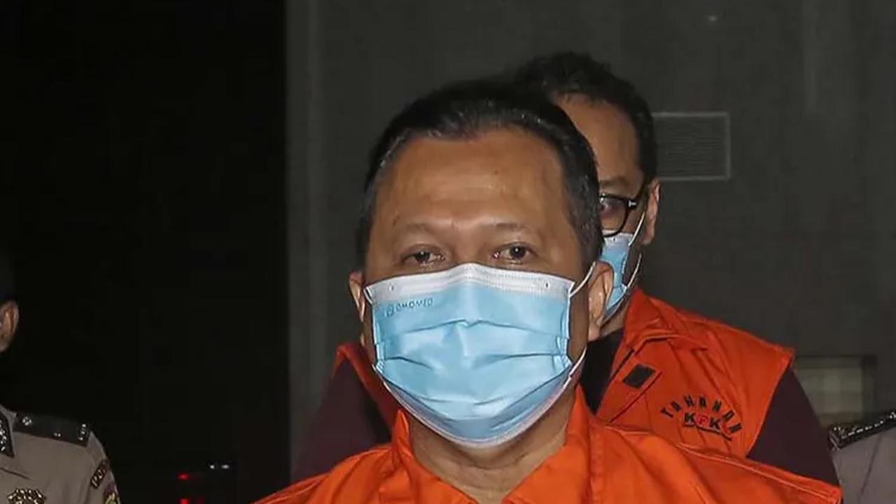 KPK Geledah Rumah Dinas Bupati Bondowoso, Temukan Uang Tunai dan Catatan Aliran 'Fee' ke Tersangka Suap Kajari
