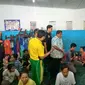 Plt Gubernur DKI Jakarta mengunjungi posko pengungsi korban kebakaran di Kelurahan Pinangsia, Jakarta Barat (Liputan6.com/Rasyid)