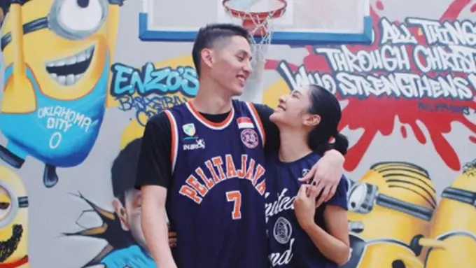 Jauh dari Menor, Begini Tampilan Makeup Mikha Tambayong Saat Temani Daniel Wenas Main Basket