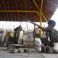 siswa SMK Negeri 1 Singosari Malang berhasil mengolah sampah plastik menjadi bahan bakar alternatif.
