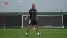 Nova Arianto memimpin sesi latihan resmi Timnas Indonesia U-17 di Piala Asia U-17 2025, Minggu (5/4/2025). (Dok. PSSI)