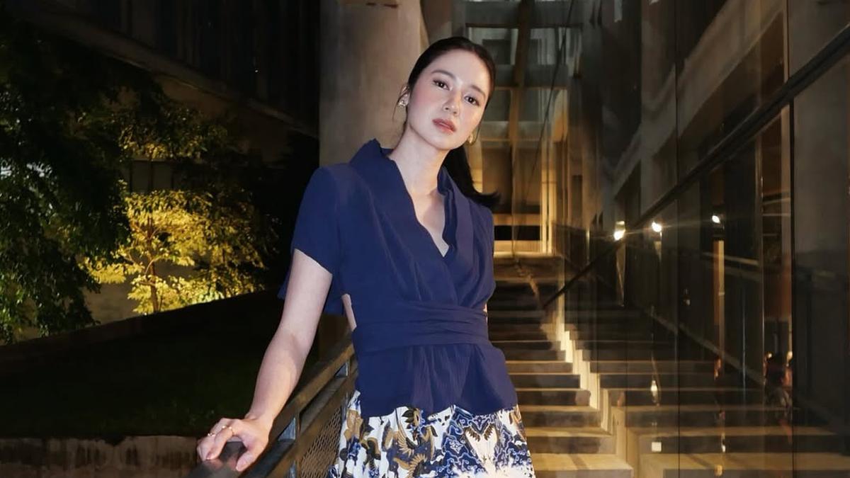 Serunya Laura Basuki Syuting Film Yohanna, Nyetir Mobil Pick-up di Sumba Hingga Belanja Kain Tenun