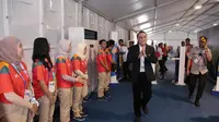 Chef de Mission (CdM) Indonesia Syafruddin mengunjungi wisma atlet Asian Games 2018 di Kemayoran. (Dokumen Tim CdM)