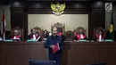 Pengacara tersangka kasus E-KTP Setya Novanto, Fredrich Yunadi menjalani sidang pembacaan eksepsi di Pengadilan Tipikor, Jakata, Kamis (15/2). Fredrich menjadi terdakwa kasus menghalangi penyidikan KPK atas Setya Novanto. (Liputan6.com/JohanTallo)