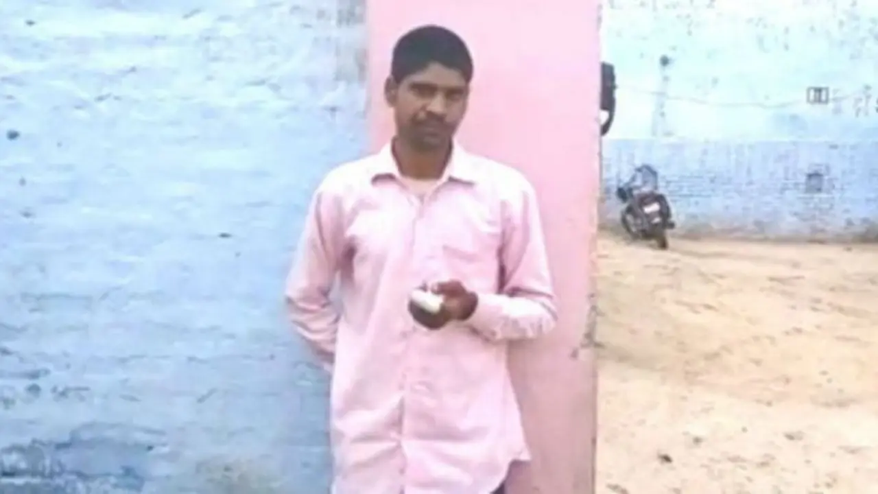 pria india potong jari