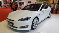 Tesla hadir di Indonesia International Motor Show (IIMS) 2018 (Herdi/Liputan6.com)
