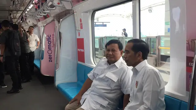 Di Gerbong MRT, Jokowi dan Prabowo Tampak Berbincang Serius