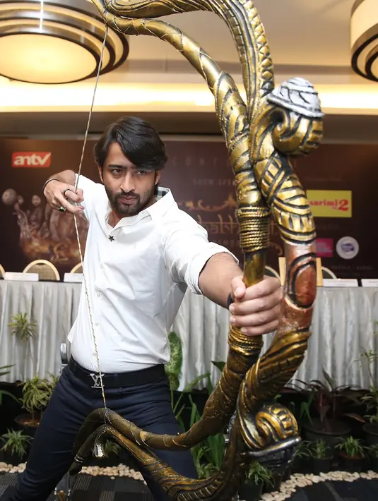 Sosok yang berperan sebagai Arjuna di Mahabharata akan kembali hadir untuk mengobati kerinduan para penggemarnya. Namun kali ini, Mahabharata akan hadir dalam bentuk drama musikal. (Bambang E.Ros/Bintang.com)