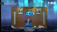 Presiden Direktur PT Bank Central Asia Tbk, Jahja Setiaatmadja, dalam konferensi Pers Paparan Kinerja Triwulan I 2023, Kamis (27/4/2023). (Tira/Liputan6.com)