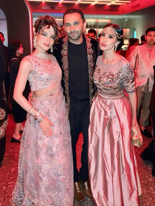 Deretan Artis Lawas yang Tampil Glamor dengan Lehenga di Diwali Night, dari Marini Zumarnis hingga Diana Pungky