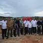 Komisi IV Dewan Perwakilan Rakyat (DPR) RI bersama Kementerian Lingkungan Hidup dan Kehutanan (KLHK), Kementerian Kelautan dan Perikanan (KKP) melakukan tindakan penyegelan terhadap tambak udang di daerah Sembulang, Batam, Kepulauan Riau yang telah melakukan aktivitas usahanya secara ilegal.