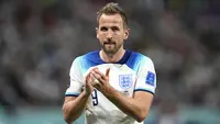 Harry Kane. Striker Timnas Inggris berusia 29 tahun ini hingga kini tercatat telah mengoleksi 6 gol dan 2 assist di ajang Piala Dunia. Raihan tersebut didapat dari total 7 pertandingan dalam 2 edisi, 2018 dan 2022. Pada Piala Dunia 2022 yang baru saja dimulai, ia ikut menyumbang 2 assist saat Inggris menang telak 6-2 atas Iran di matchday pertama Grup B (21/11/2022). (AP/Abbie Parr)