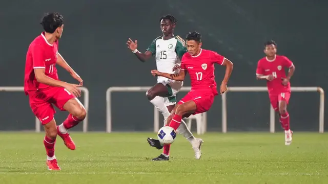 Foto: Masih Punya PR di Lini Belakang, Timnas Indonesia U-23 Kalah 1-3 dari Arab Saudi saat Laga Uji Coba