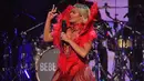Aksi panggung Bebe Rexha selama pertunjukan Z100 iHeartRadio Jingle Ball di New York City (7/12). Bebe Rexha membawakan beberapa lagu hitsnya seperti Me Myself and I, "I'm a Mess," "In the Name of Love," and "Meant to Be." (AFP Photo/Angela Weiss)