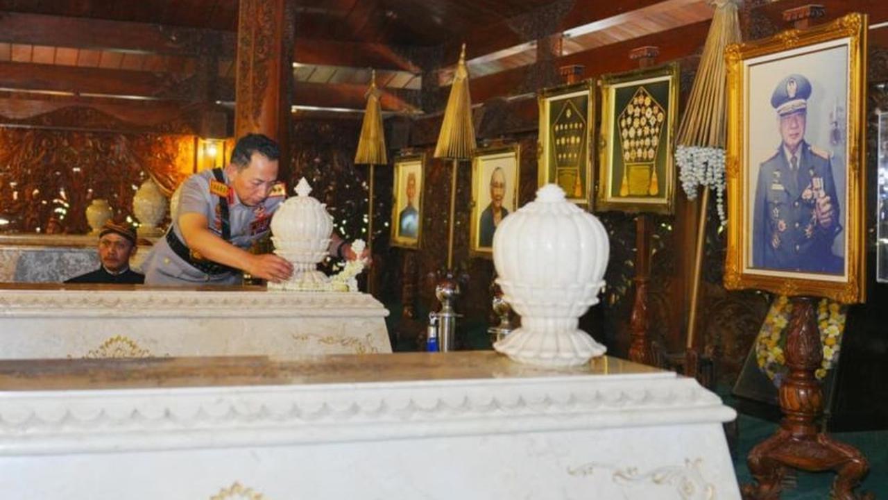 Kapolri Ziarah Makam Soeharto, Serap Nilai Kepemimpinan Jelang Hari Bhayangkara ke-80