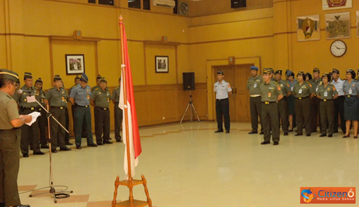 Citizen6, Jakarta: Laksamana Muda TNI Iskandar Sitompul, bertindak selaku Inspektur Upacara pada Upacara Pembukaan Penataran Teknik Wawancara tahun 2012, di Balai Wartawan Mabes TNI, Cilangkap, Jakarta Timur, Selasa (2/10). (Pengirim: Badarudin Bakri). 